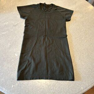 Lululemon Swiftly Tech Short Sleeve Shirt Hip Length Dark Green  4